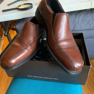 Bostonian Brown Leather Loafers Sleek Slip-On Design